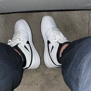 Jordan 1 Mid